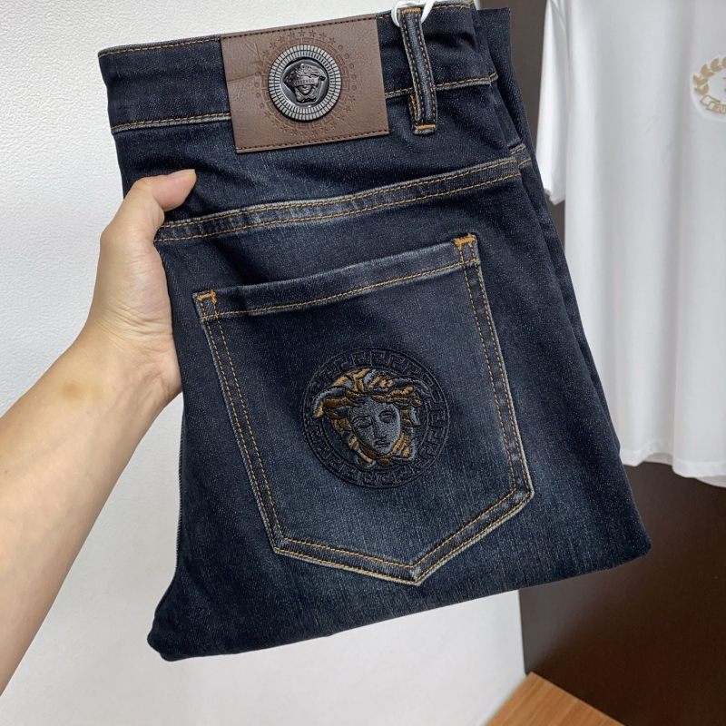 VERSACE